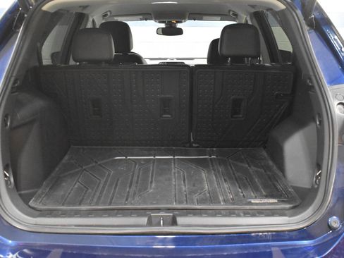 Used 2023 Chevrolet Equinox Premier FWD image 26