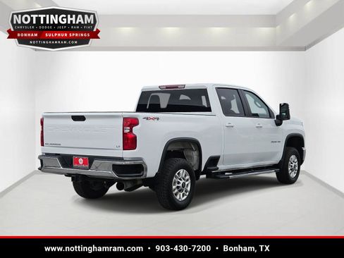 Used 2025 Chevrolet Silverado 2500 LT w/ Convenience Package AWD/4WD image 4