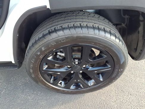 Used 2022 Jeep Renegade Altitude w/ Convenience Group AWD/4WD image 14