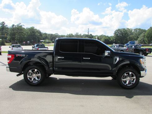 Used 2023 Ford F150 Lariat w/ Trailer Tow Package image 4