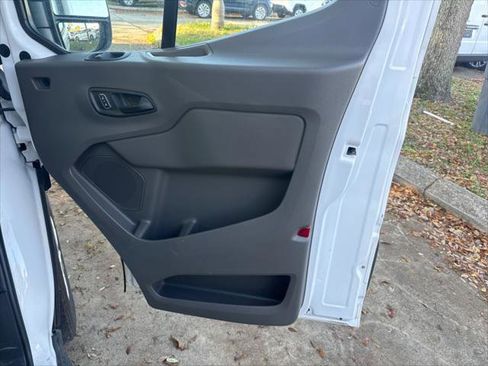 Used 2022 Ford E-Transit CARGO VAN image 18