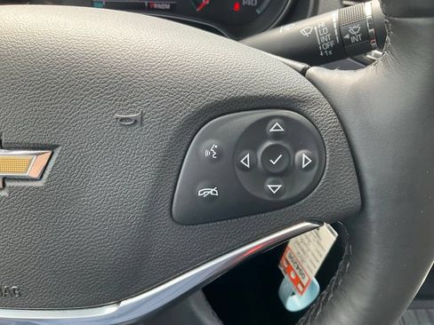 Used 2016 Chevrolet Impala LT w/ Convenience Package FWD image 8