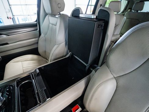 Used 2023 Jeep Wagoneer Series III w/ Preferred Equipment Group image 52