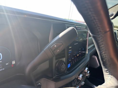 Used 2025 Ford F250 Platinum AWD/4WD image 10