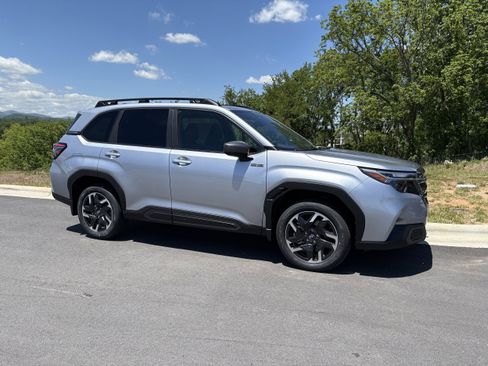 New 2026 Subaru Forester Touring AWD/4WD image 7