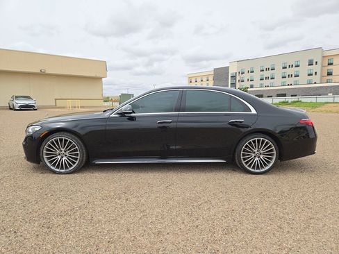 Used 2022 Mercedes-Benz S 500 4MATIC w/ AMG Line Package image 2