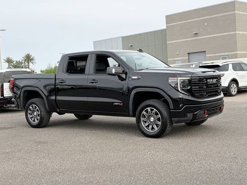 Used 2024 GMC Sierra 1500 AT4 w/ Technology Package AWD/4WD image 4