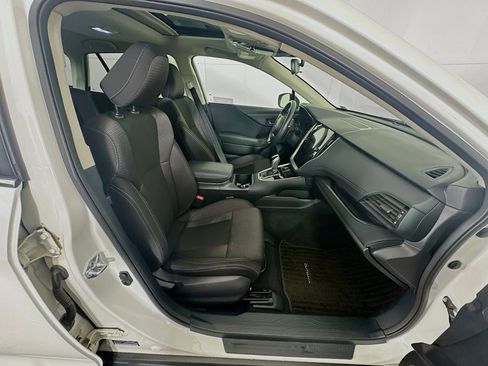 Used 2025 Subaru Outback Premium AWD/4WD image 32