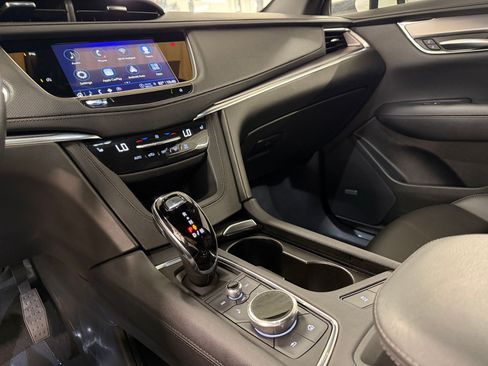Used 2023 Cadillac XT5 Luxury FWD image 18