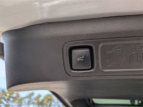 Used 2019 Lincoln Navigator Reserve image 35