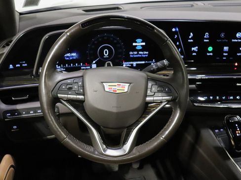 Used 2024 Cadillac Escalade Premium Luxury AWD/4WD image 25
