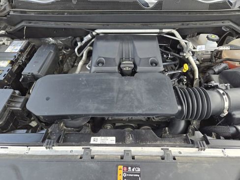 Used 2024 Chevrolet Colorado Trail Boss w/ Technology Package AWD/4WD image 31