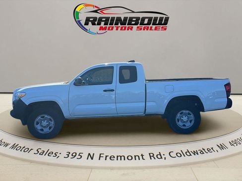 Used 2022 Toyota Tacoma SR image 4