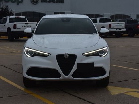Used 2023 Alfa Romeo Stelvio Sprint RWD image 2