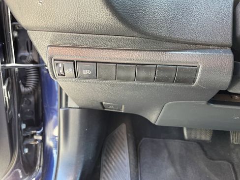 Used 2022 Toyota Corolla SE w/ SE Premium Package image 13