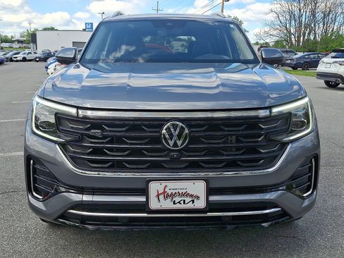 Used 2024 Volkswagen Atlas SEL Premium R-Line image 2