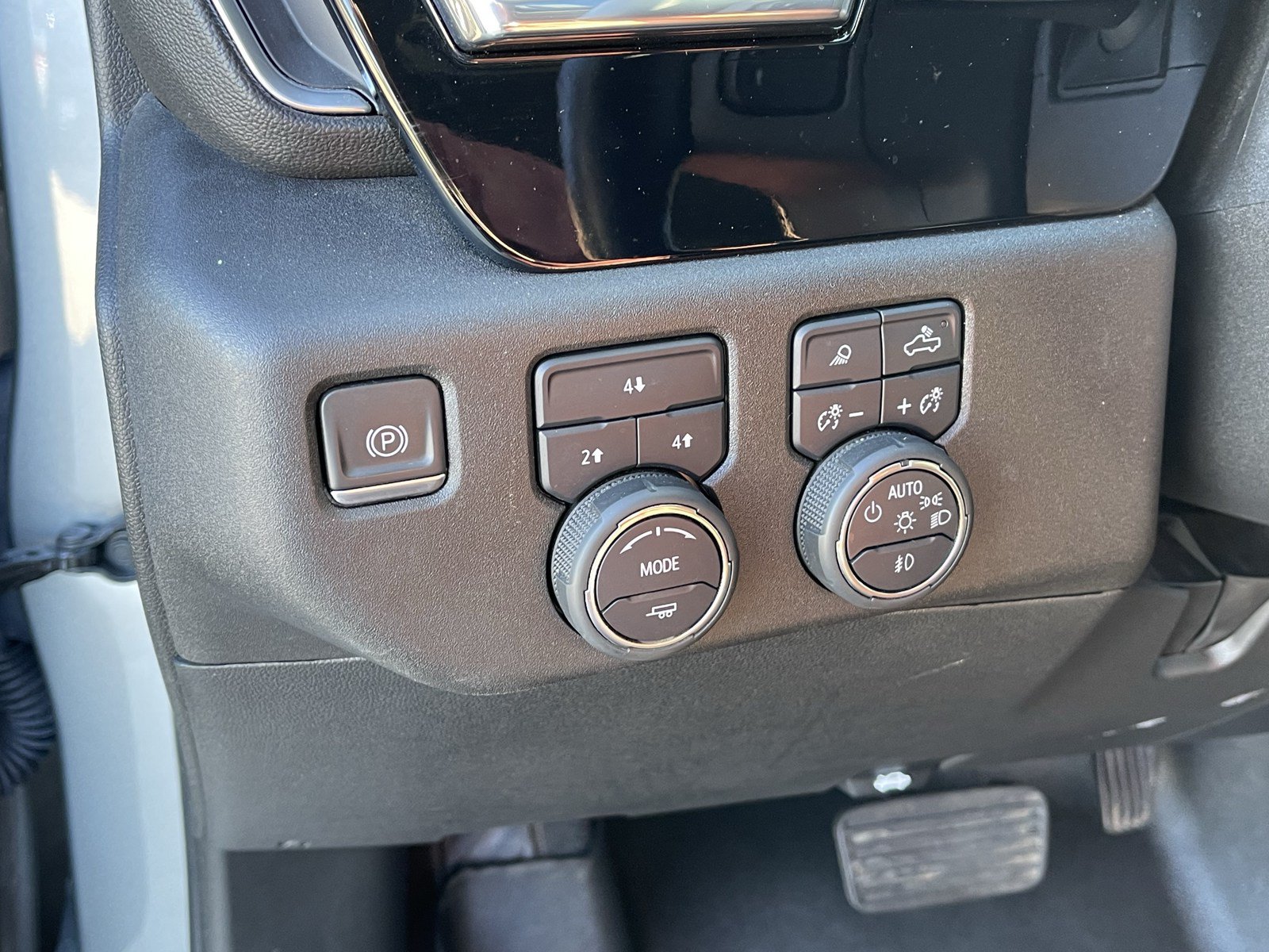 Used 2024 Chevrolet Silverado 3500 LT w/ All Star Edition AWD/4WD image 25