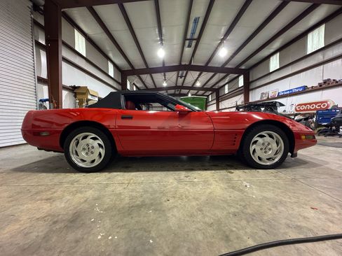 Used 1993 Chevrolet Corvette Convertible image 8