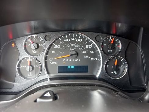 New 2026 Chevrolet Express 2500 w/ Communications Package RWD image 21