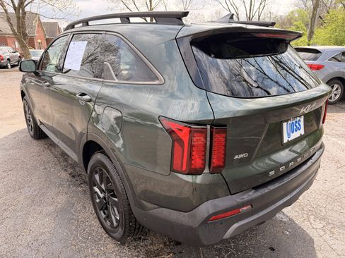 Used 2022 Kia Sorento S w/ Panoramic Sunroof Package AWD/4WD image 5
