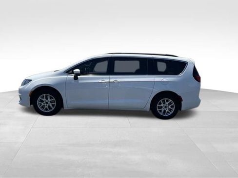 Used 2020 Chrysler Voyager Lxi FWD image 4