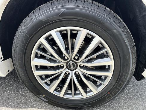 Certified 2024 Nissan Armada SL RWD image 12