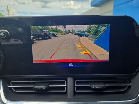 Certified 2024 Chevrolet Trax LT FWD image 10