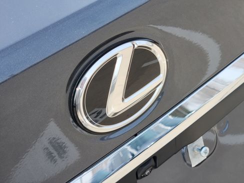 Used 2025 Lexus ES 350 w/ Premium Package image 10