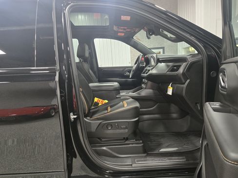 Certified 2024 GMC Yukon AT4 w/ AT4 Premium Package AWD/4WD image 11