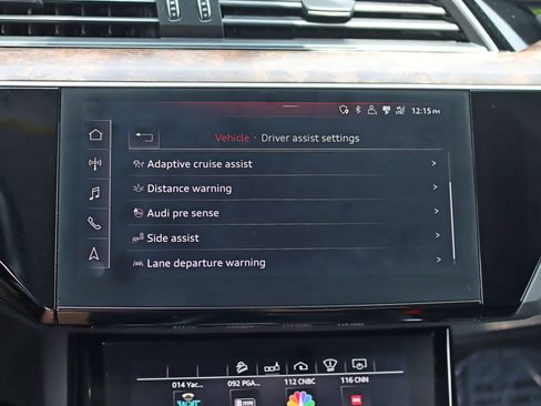 Used 2019 Audi e-tron Prestige w/ Prestige Package image 28