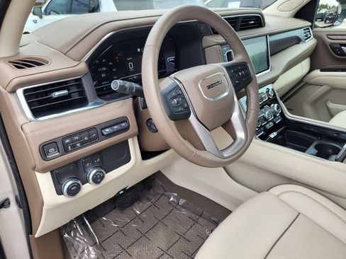 Used 2022 GMC Yukon Denali RWD image 24
