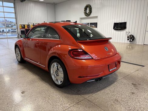 Used 2019 Volkswagen Beetle 2.0T SE w/ SE Premium Package image 3