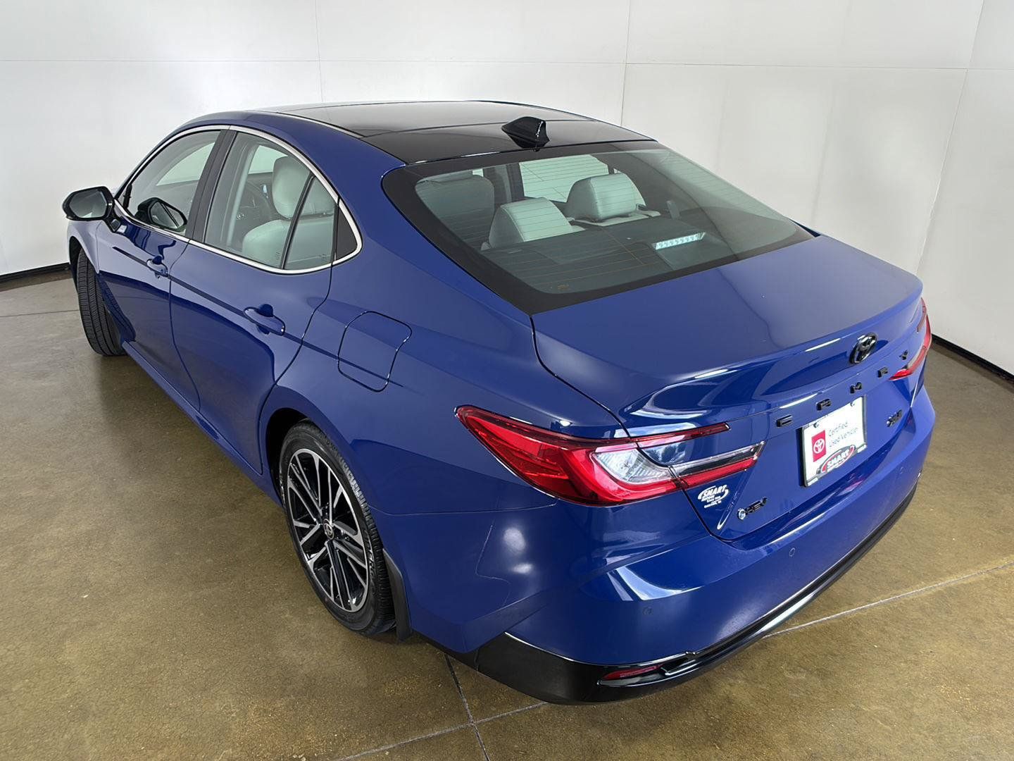 Used 2026 Toyota Camry XLE w/ Premium Plus Package FWD image 13