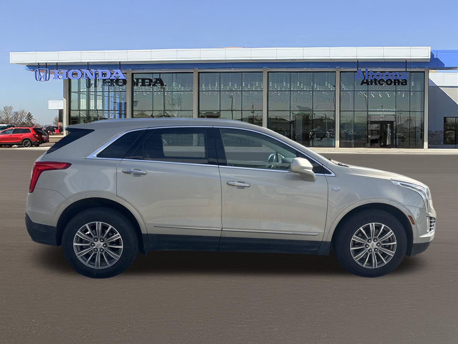 Used 2017 Cadillac XT5 Luxury w/ Driver Awareness Package AWD/4WD image 8