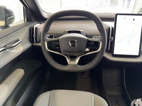 New 2026 Volvo EX30 Plus w/ Protection Package Premier image 24