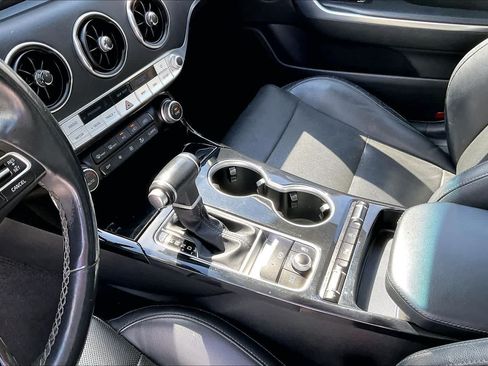 Used 2018 Kia Stinger Premium RWD image 16
