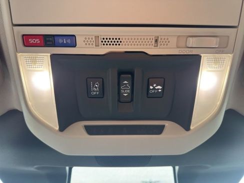 Used 2023 Subaru Forester Premium image 25