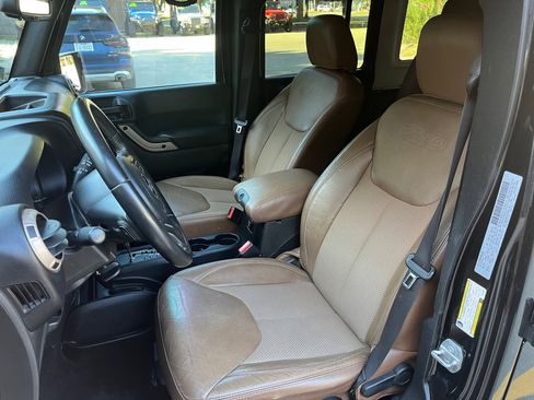 Used 2017 Jeep Wrangler 75th Anniversary image 16