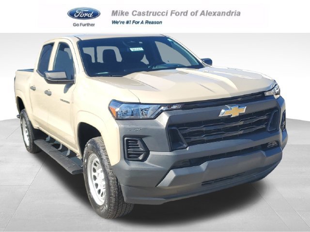 Used 2024 Chevrolet Colorado W/T w/ WT Convenience Package II RWD image 1
