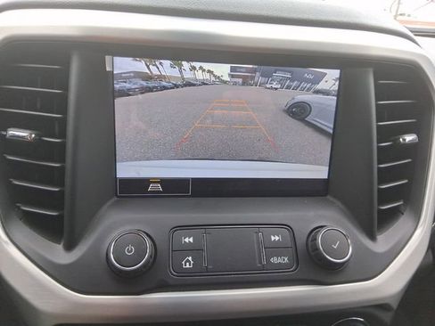 Used 2021 GMC Acadia SLT w/ Preferred Package image 12