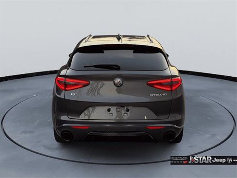 Used 2023 Alfa Romeo Stelvio Veloce image 6