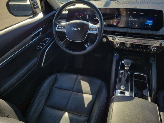 Used 2024 Kia Telluride EX w/ EX Captain's Chair Package FWD image 13