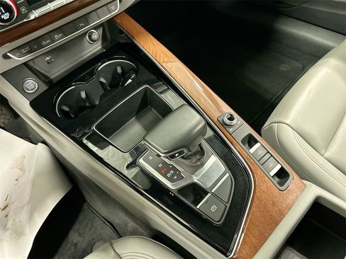 Used 2022 Audi A5 2.0T Premium image 17