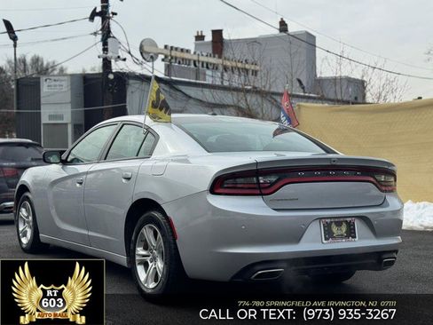 Used 2022 Dodge Charger SXT image 6
