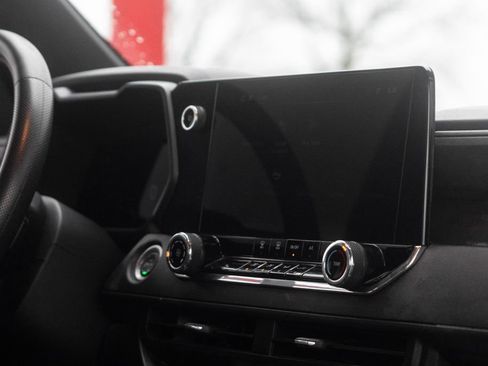 Used 2024 Chevrolet Colorado Trail Boss w/ Technology Package image 28