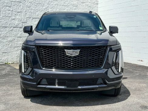 New 2026 Cadillac Escalade Platinum Sport w/ LPO, ONYX Package AWD/4WD image 2
