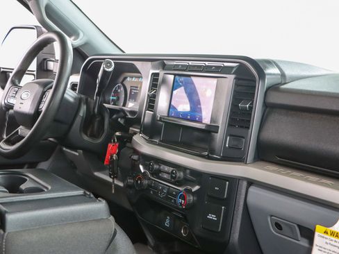 Used 2023 Ford F350 XLT AWD/4WD image 26