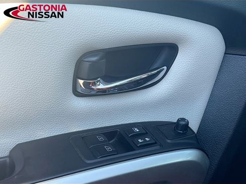 Used 2023 Nissan Titan SV w/ SV Utility Package image 22