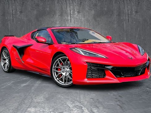 Used 2023 Chevrolet Corvette Z06 w/ Engine Appearance Package RWD image 3