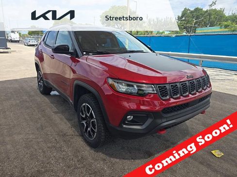 Used 2025 Jeep Compass Trailhawk AWD/4WD image 1